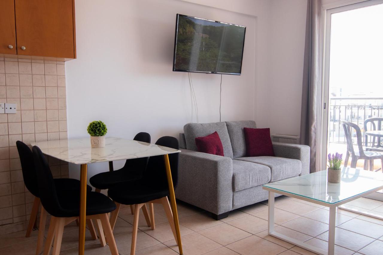 Amelia Two Bedroom Apartment - 202 Paphos Bagian luar foto