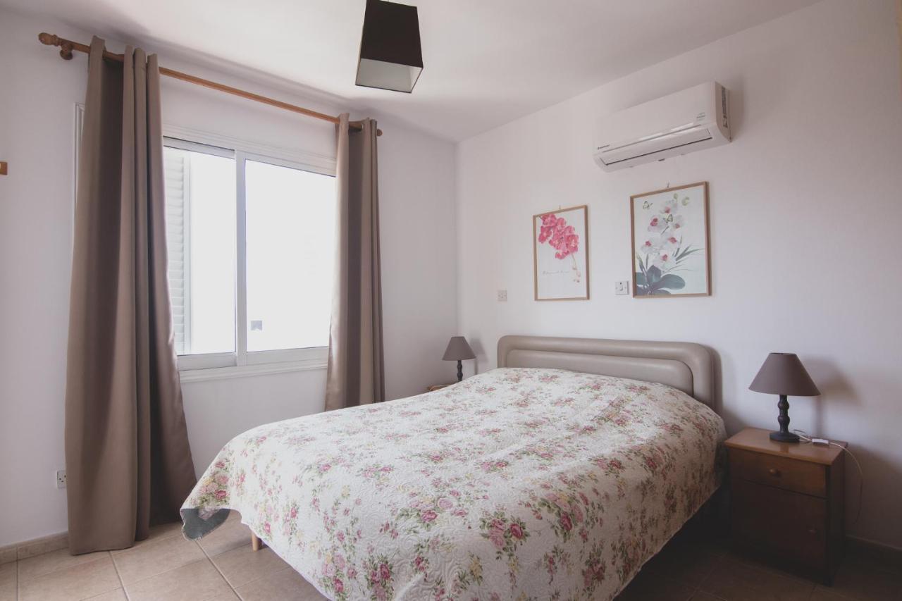 Amelia Two Bedroom Apartment - 202 Paphos Bagian luar foto