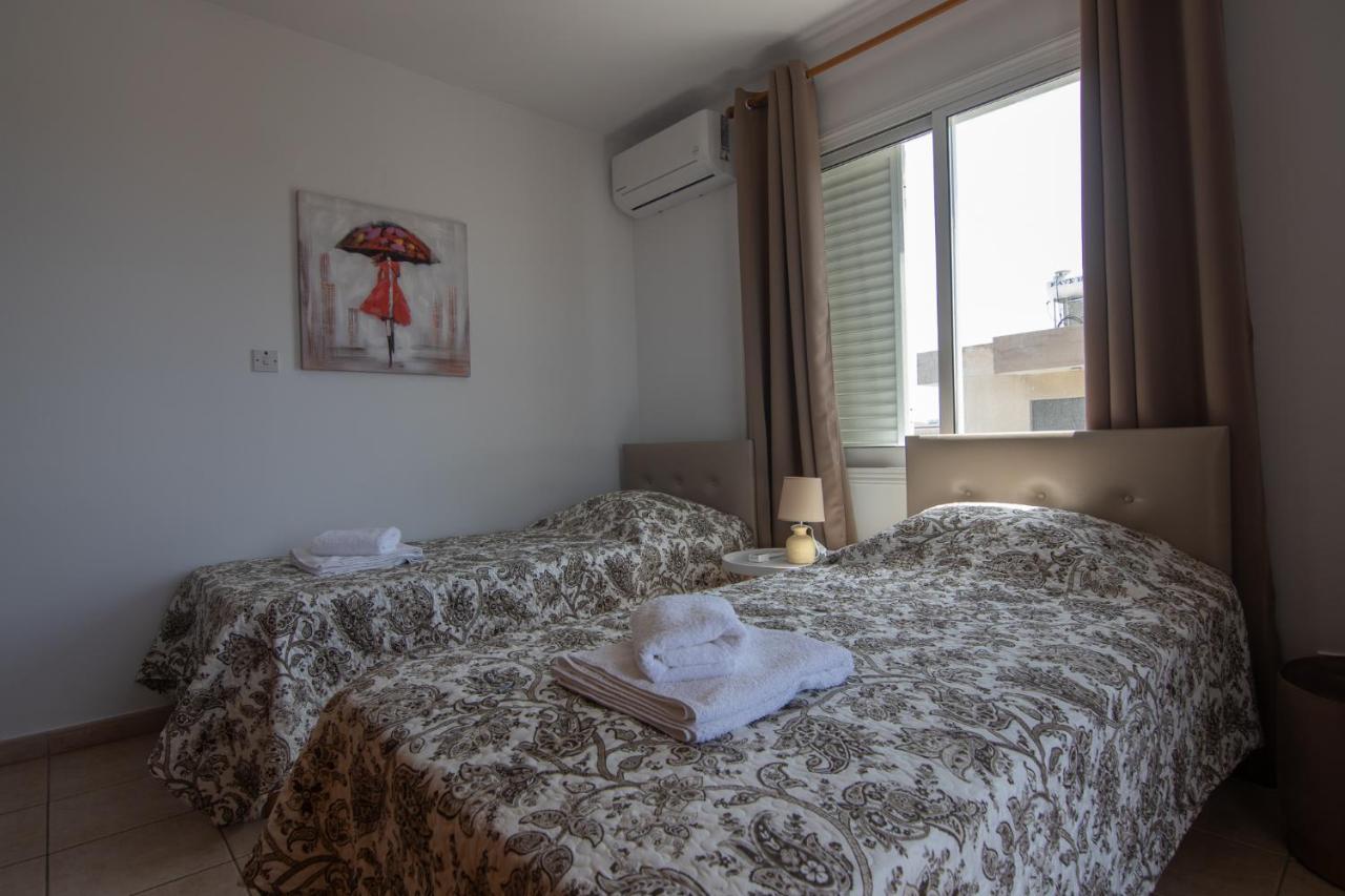 Amelia Two Bedroom Apartment - 202 Paphos Bagian luar foto