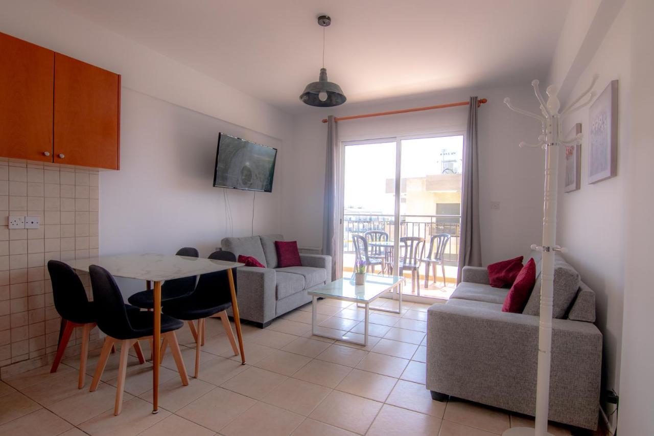 Amelia Two Bedroom Apartment - 202 Paphos Bagian luar foto
