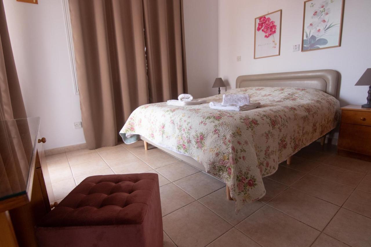Amelia Two Bedroom Apartment - 202 Paphos Bagian luar foto